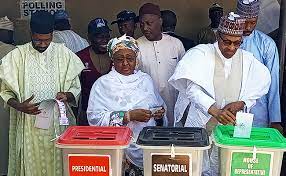 Buhari, wife vote at polling unit 003, Daura