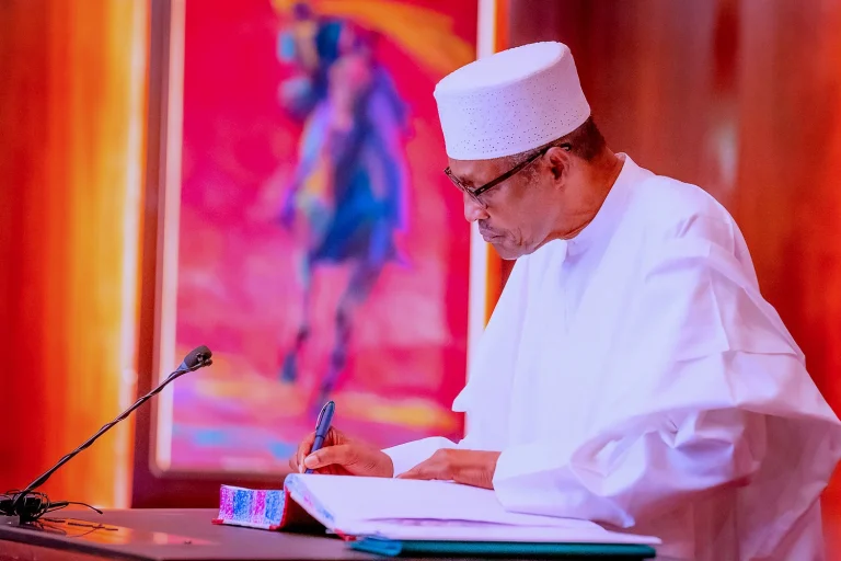 Buhari to unveil Nigerian Army’s new regimental colours