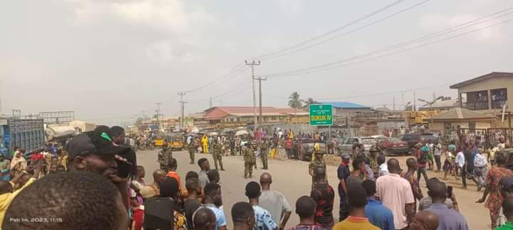 Tension in Ogun as thousands protest naira scarcity