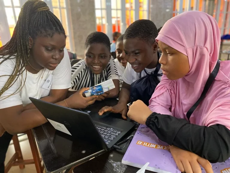 W.TEC trains secondary school girls on Artificial Intelligence